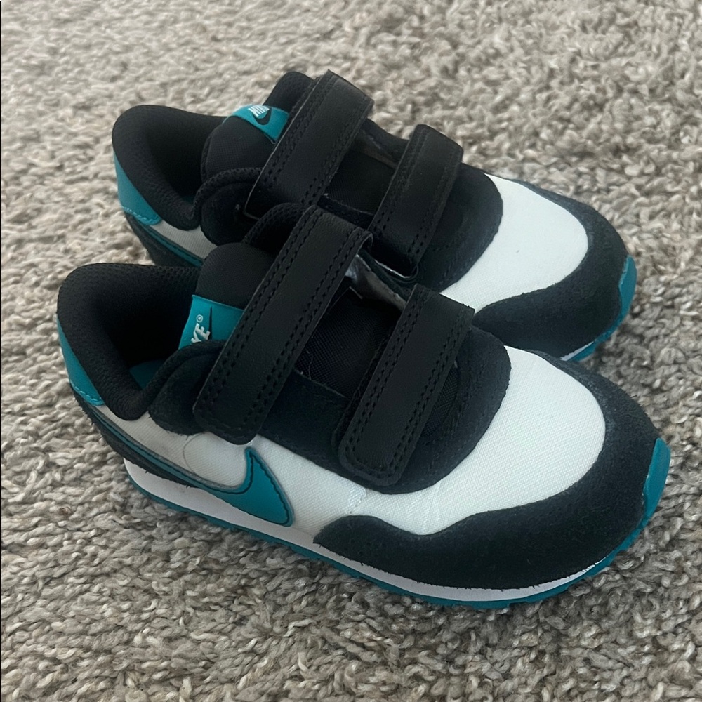Nike Kids Black and Teal Sneakers